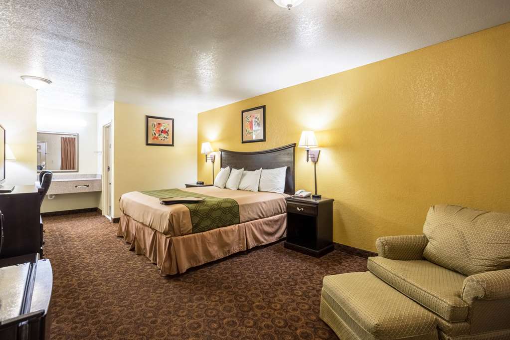 Econo Lodge Inn & Suites Searcy - photo 12