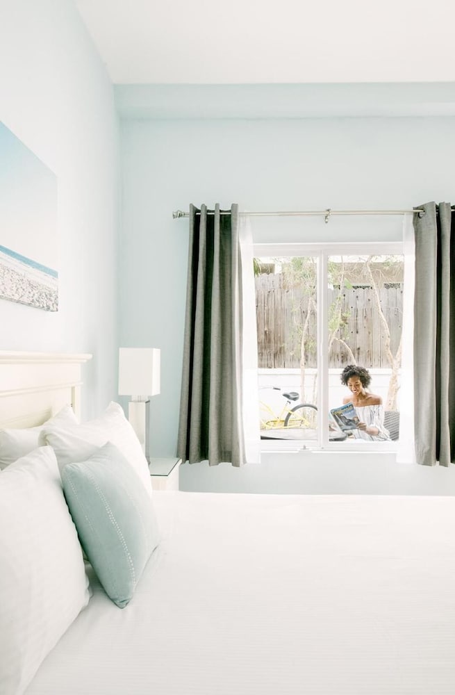 Bayside Hotel - photo 12