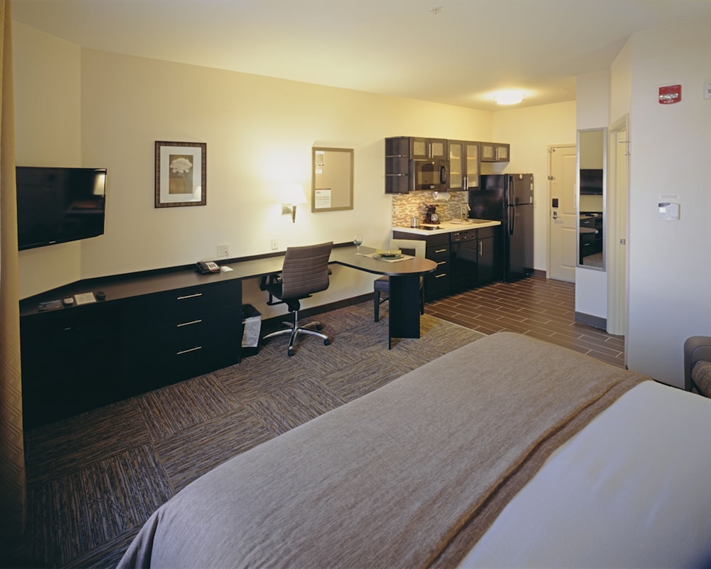 Candlewood Suites Fort Collins an IHG Hotel - photo 2