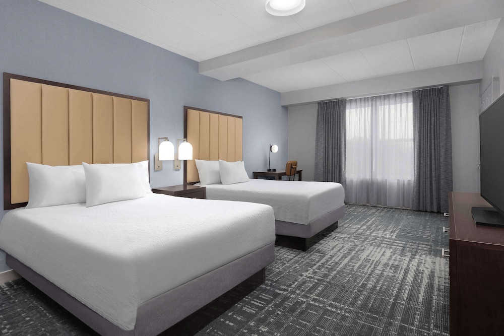 Homewood Suites by Hilton Reading - photo 11