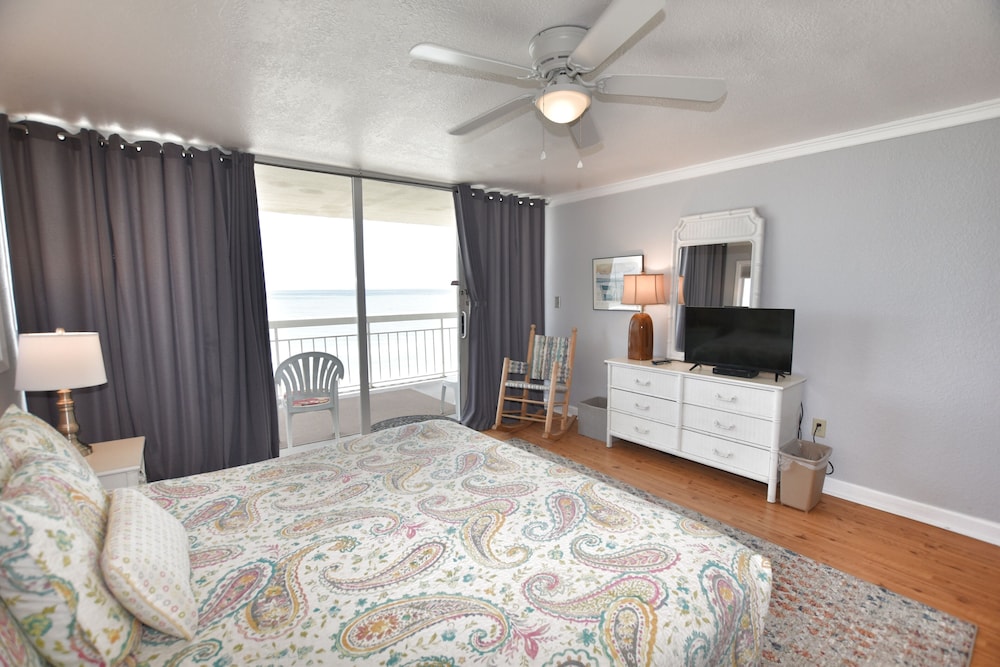 0401 Waters Edge Resort 3 Bedroom Condo by RedAwning - photo 6