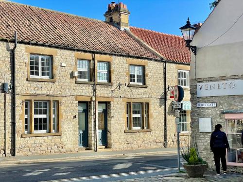 The Annex Central Helmsley with parking — hotel in Helmsley