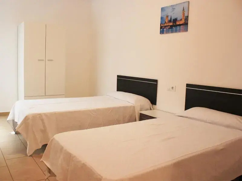 Peã iscola Low Cost 3000 — hotel in Peniscola