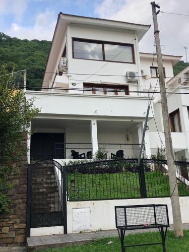 Departamento zona residencial CON PILETA in Salta, Argentina