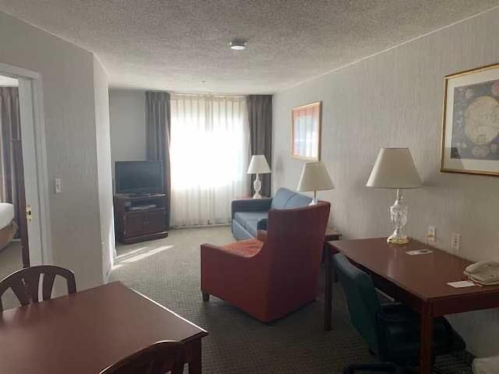Host Inn All Suites - photo 17