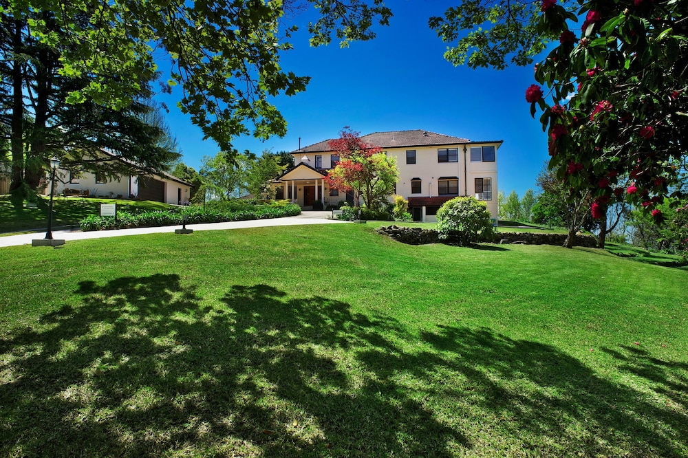 St Raphael — 4-Star Luxury Hotel in Leura, Australia