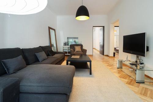 Stylish 3BR Apt near Mziuri Park By Wehost