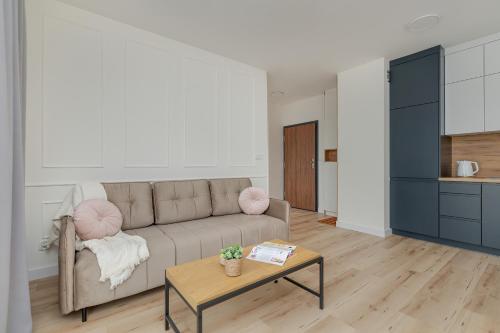 Cozy Apartment Orawska with Balcony by Noclegi Renters — 4-Star Luxury Hotel in Krakow, Poland