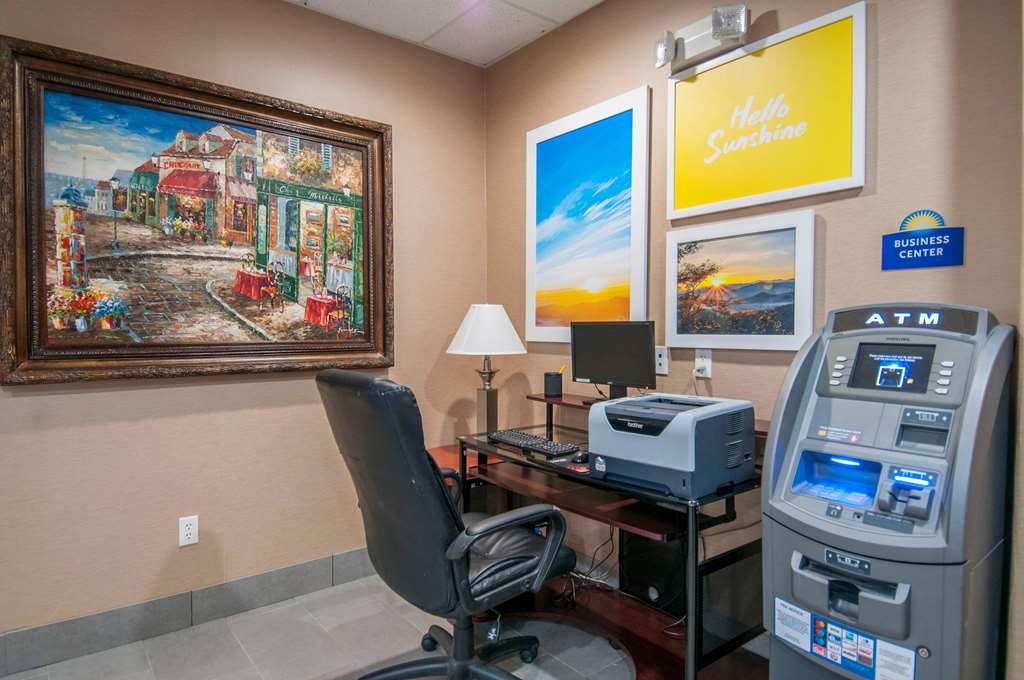 Days Inn & Suites by Wyndham San Antonio near Frost Bank Center - photo 47