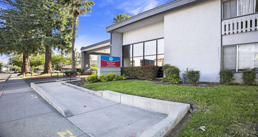 SureStay Plus Hotel by Best Western Sacramento North - photo 4