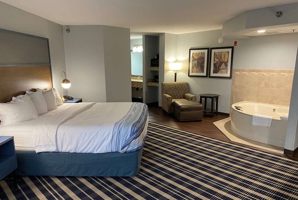 AmericInn by Wyndham Chanhassen - photo 12