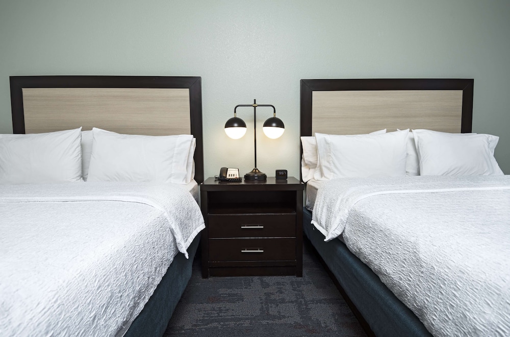 Hampton Inn & Suites Raleigh Downtown - photo 27