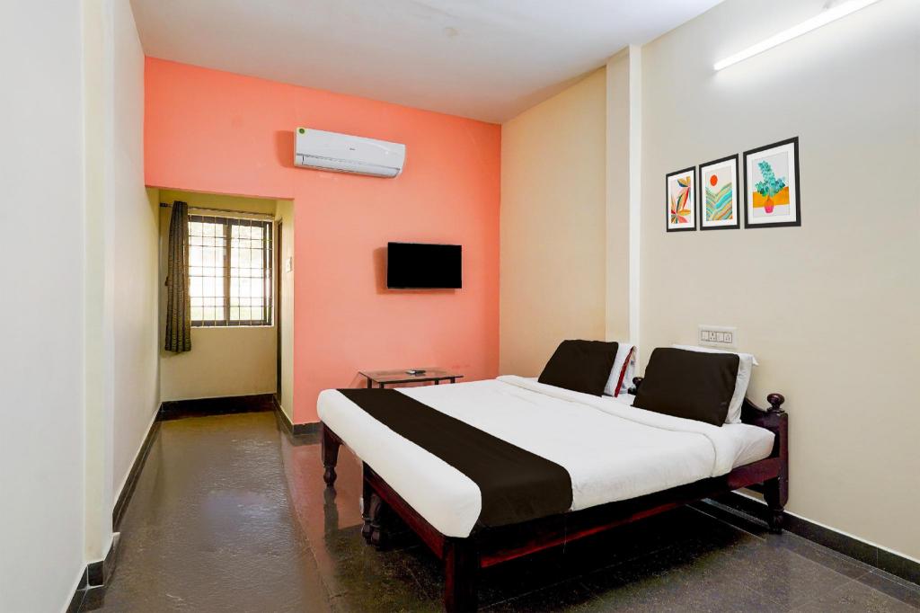 Super Hotel O Poigai Near Airport — Vellore