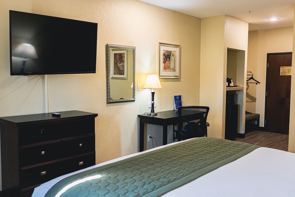 Grander Inn & Suites - photo 25