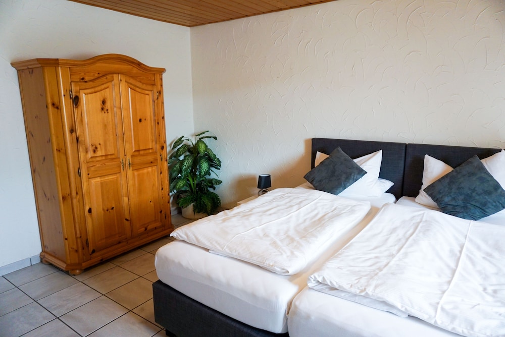 Hotel zur Schlemmerscheune — Weilerbach — photo 4