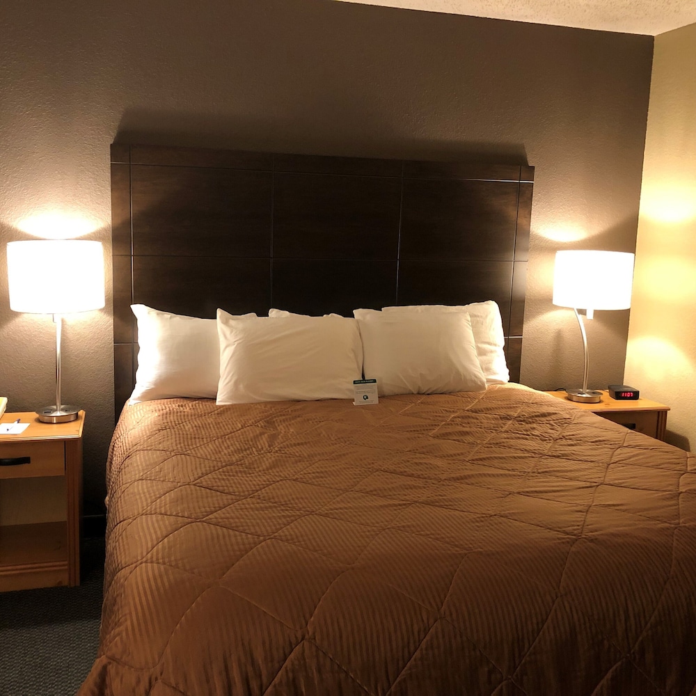 Boarders Inn & Suites by Cobblestone Hotels Fayette - photo 24
