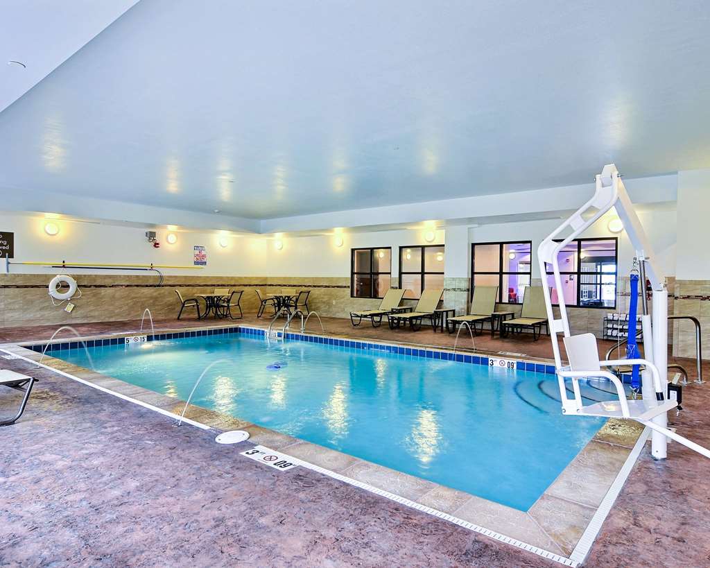 Comfort Suites Uniontown - photo 25