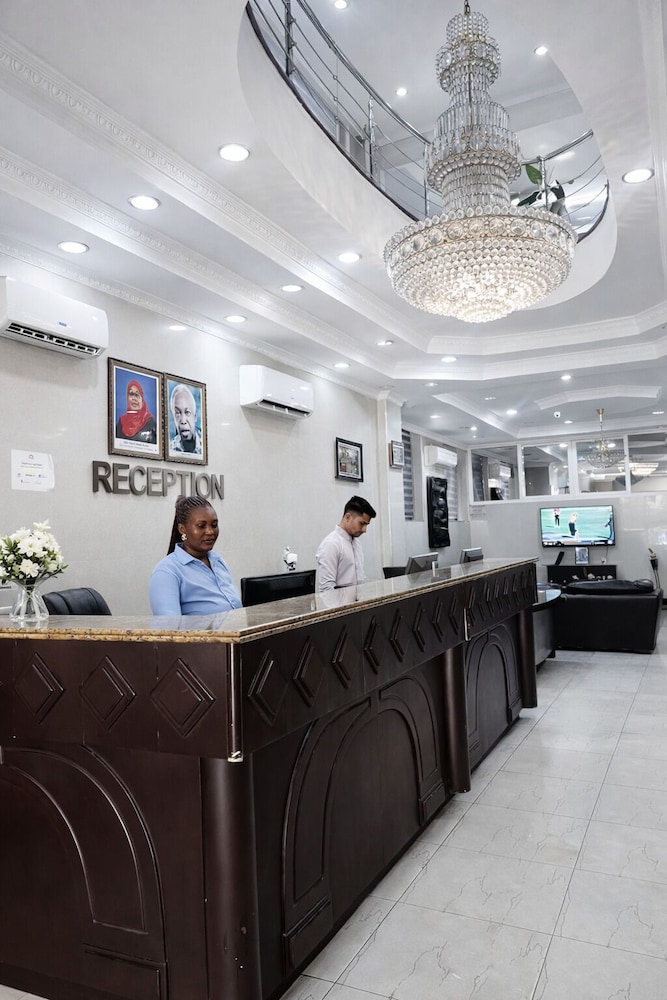 Yuntian Business Hotel — hotel in Yakeshi