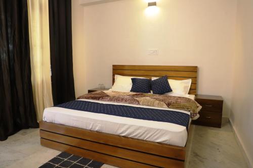 Hotel Tso Pema Inn 100 meters to Lake in Mandi, India