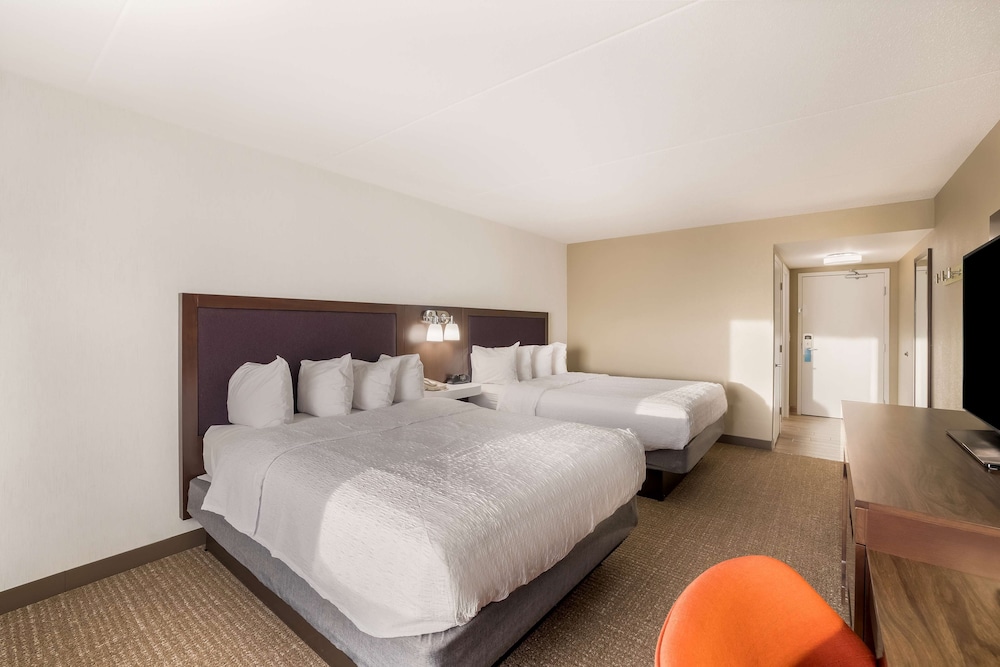 Hampton Inn McHenry - photo 11