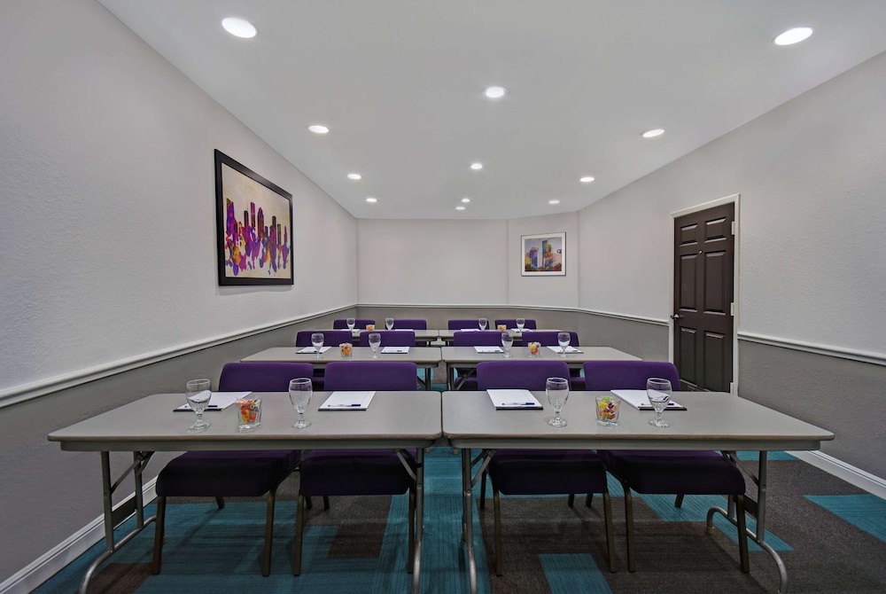 Studio 6 Houston TX Westchase - photo 37