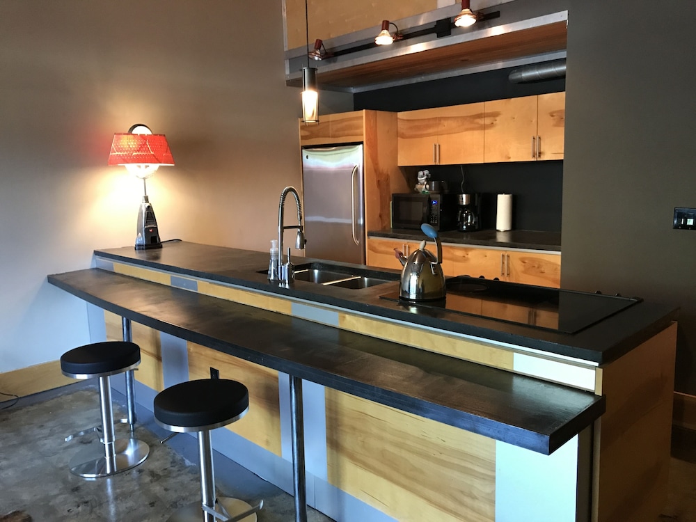 The Hangar Lofts Hotel - photo 18