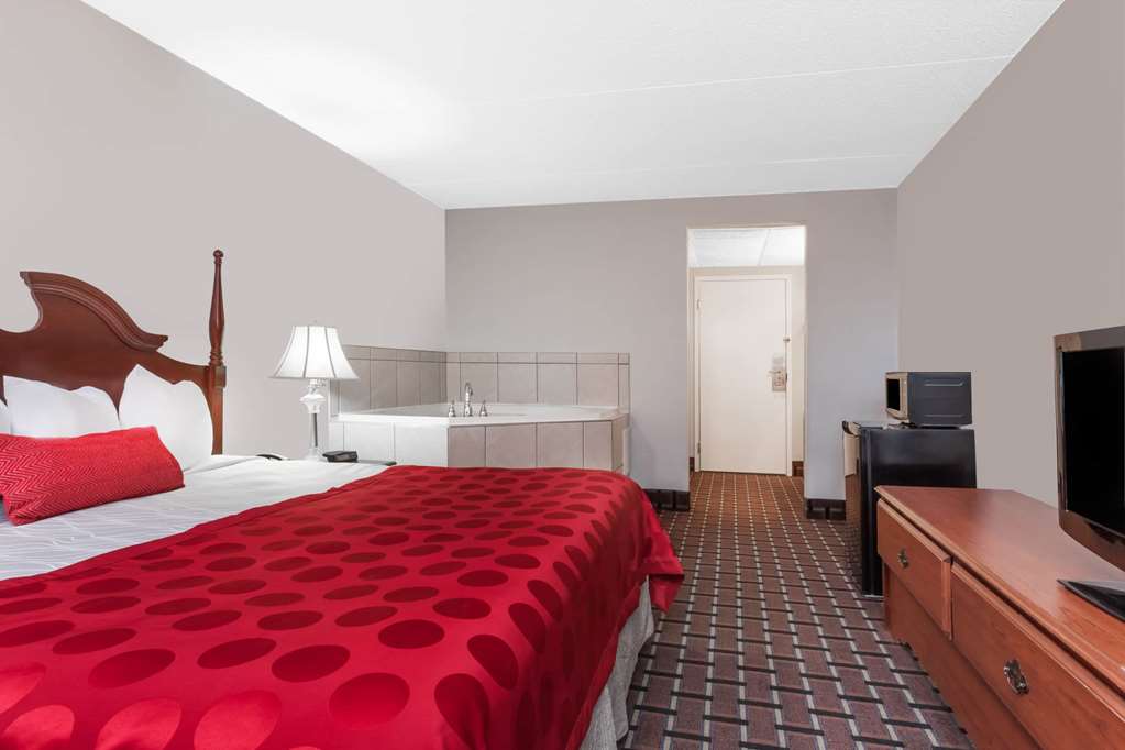 Ramada by Wyndham Henderson Evansville - photo 17