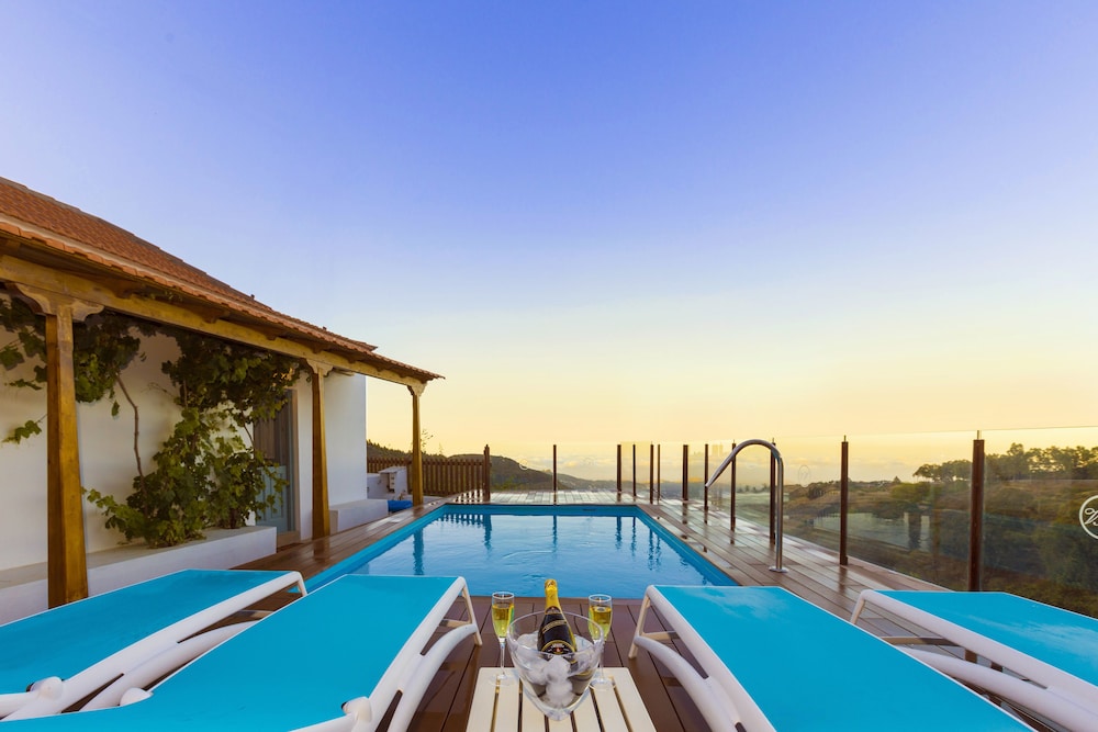 Villa Mica — 4-Star Luxury Hotel in Vega De San Mateo, Spain