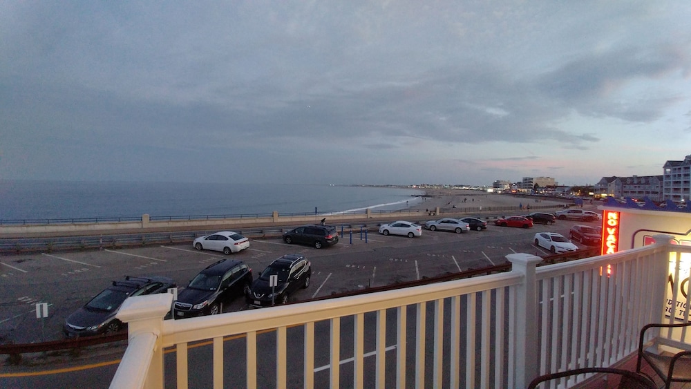 Breakers by the Sea - photo 67