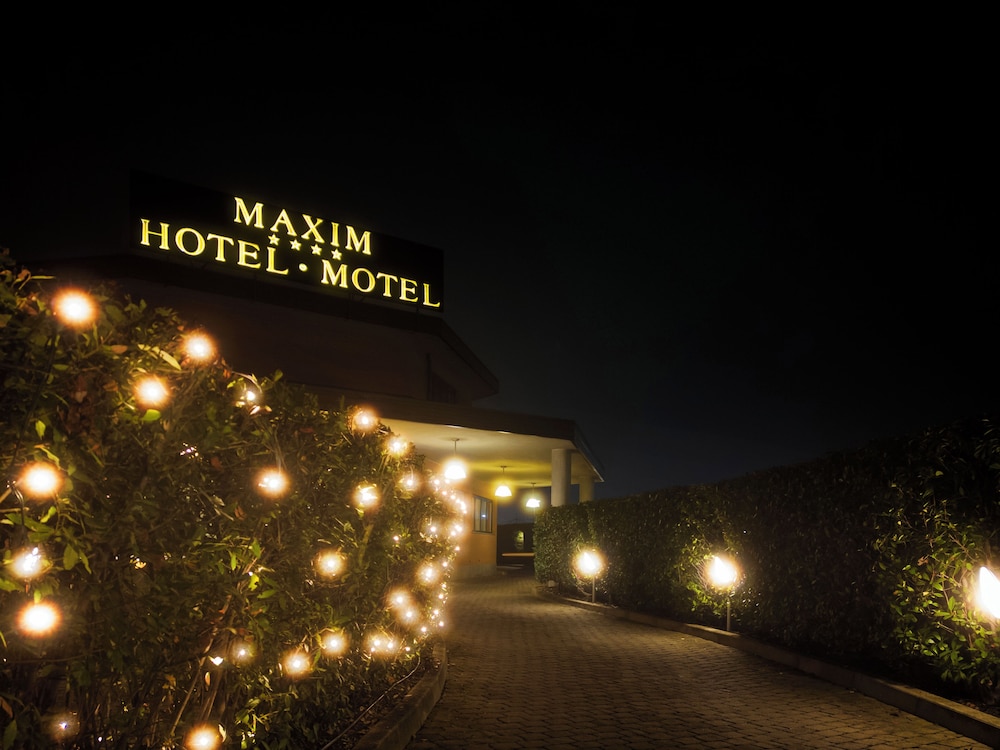 Maxim Hotel — 4-Star Luxury Hotel in Milan, Italy