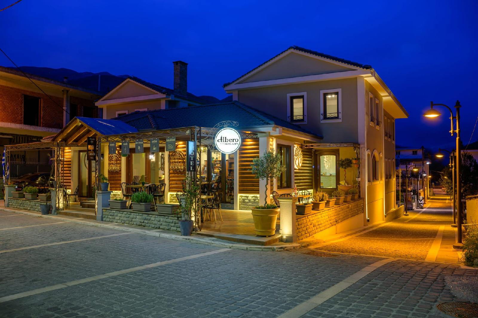 Álbero Hotel — hotel in Perama