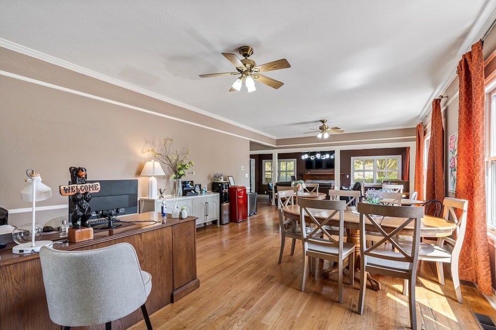 Cinnamon Bear Creekside Inn - photo 25
