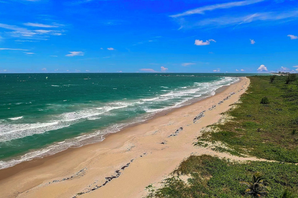 Private Pool and Steps to Ocean Island Beach House — 4-Star Luxury Hotel in Fort Pierce, United States