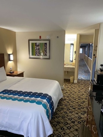 Baymont by Wyndham College Park Atlanta Airport South - photo 5