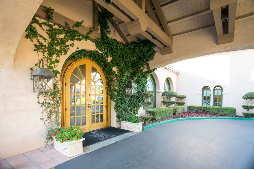 Half Moon Bay Lodge - photo 45