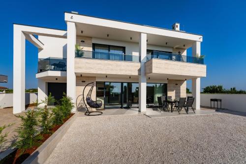 My Dalmatia Beach Apartment Lamag — 4-Star Luxury Hotel in Vrsi, Croatia