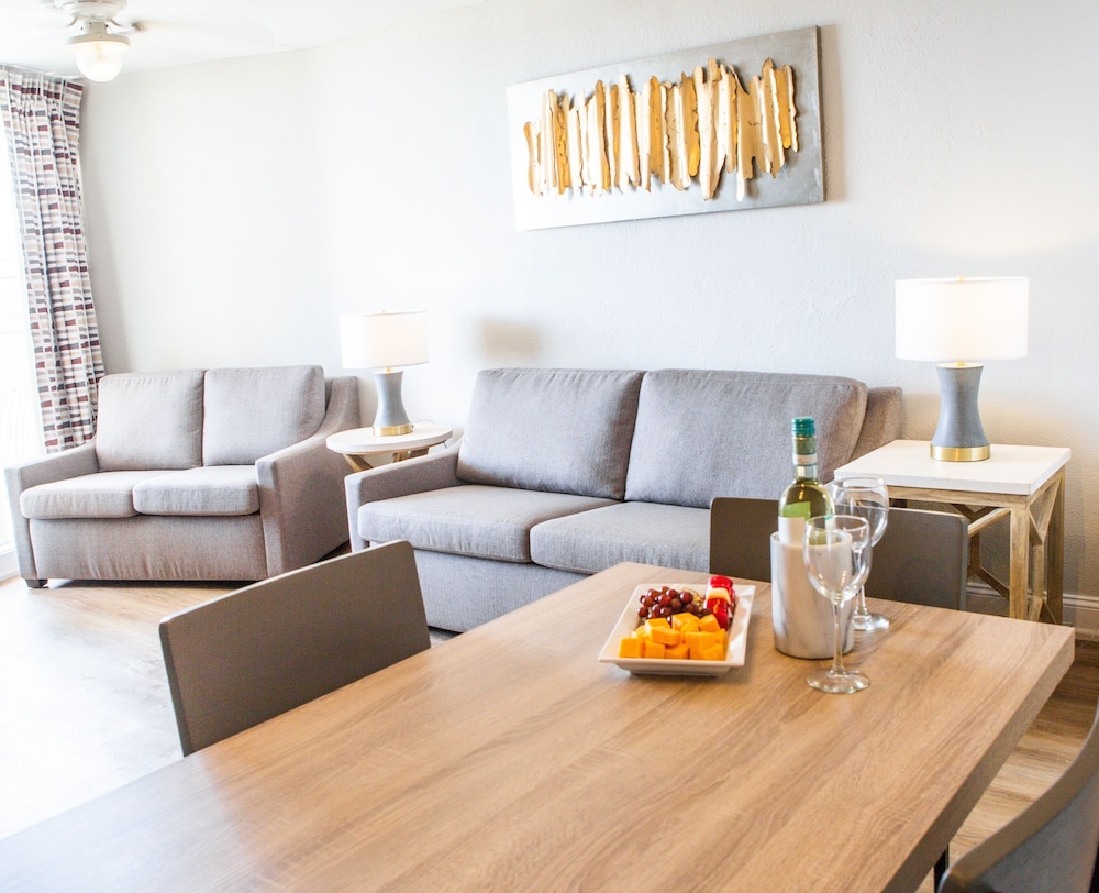 Bristol Plaza Resort Motel - photo 19