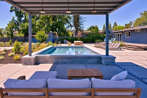 Haven With Pool Hot Tub And Tastings Included — hotel in Healdsburg