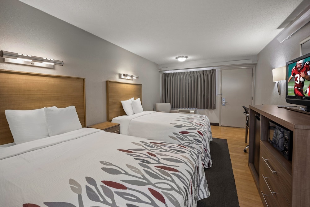 Red Roof Inn Greensboro Airport - photo 6