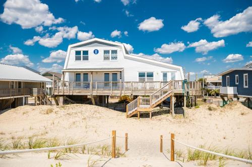 Divine Intervention by Oak Island Accommodations - photo 12