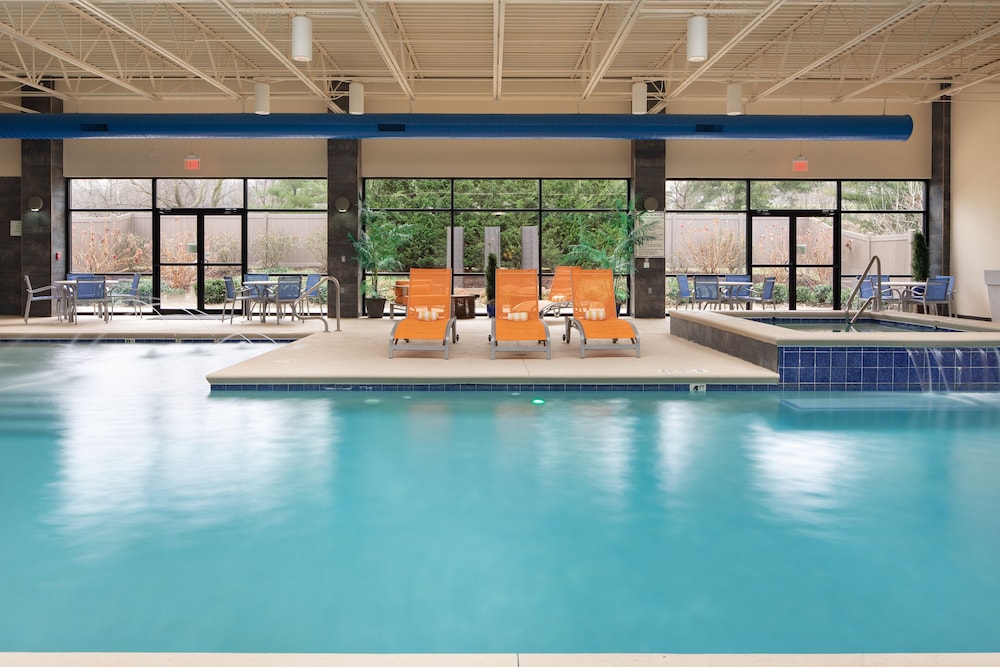 Holiday Inn Hotel & Suites Charleston West by IHG - photo 32