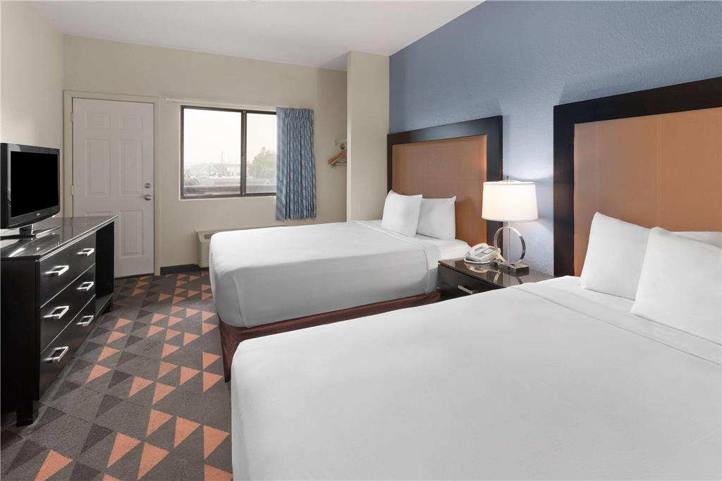 Days Inn by Wyndham Mackinaw City Bridgeview Area - photo 22