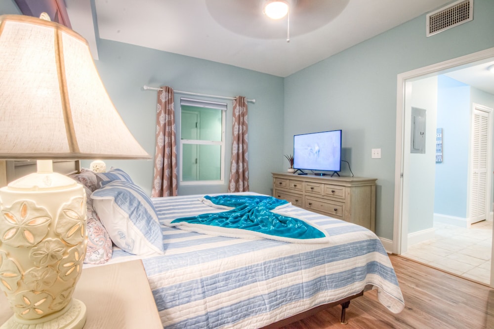 Laketown Wharf Resort by Aneliya's Rentals - photo 242
