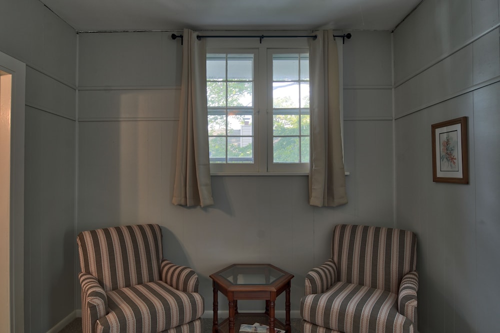 Charlevoix House - photo 8