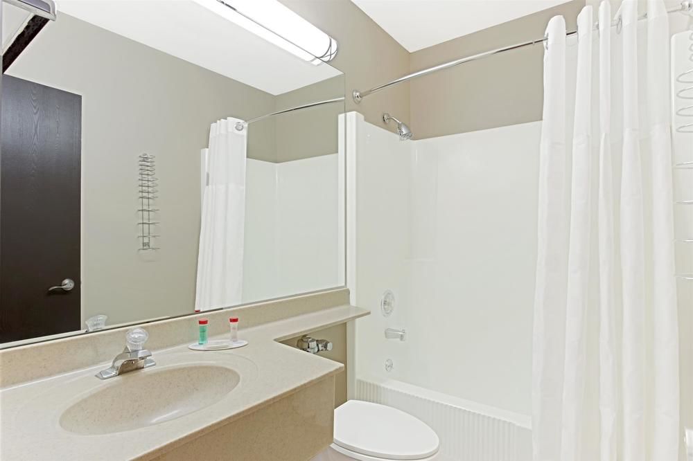 Ramada Waukegan Gurnee - photo 11