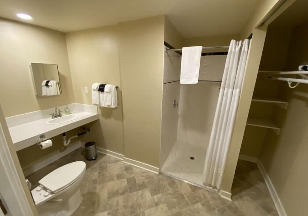 Hotel Leo - photo 32