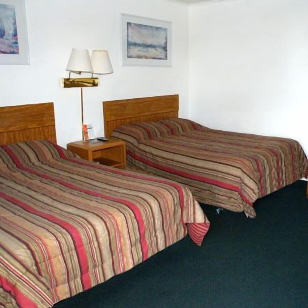 Economy Inn Cadillac — hotel in Cadillac
