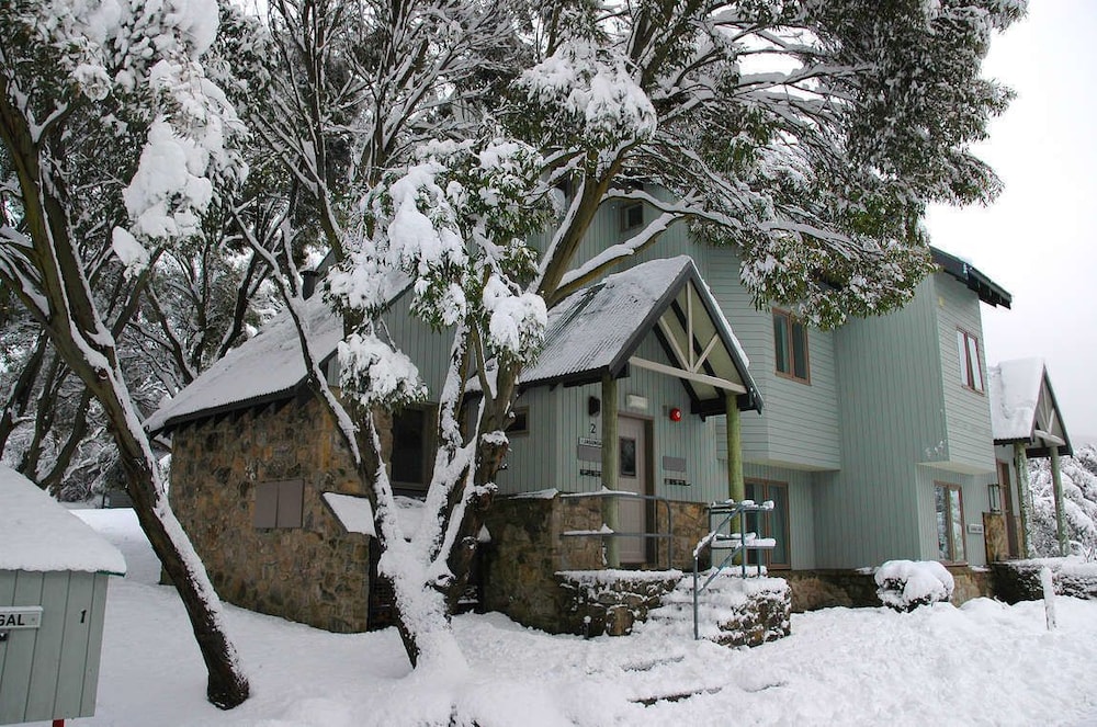 Jagungal 2 — 4-Star Luxury Hotel in Kosciuszko National Park, Australia