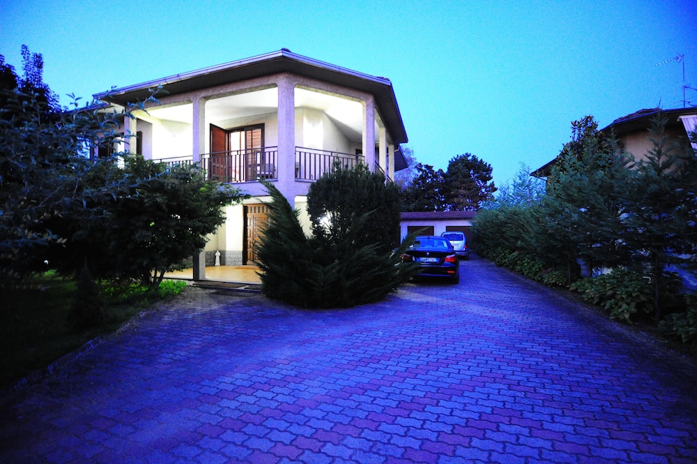 Bed & Breakfast La Dimora di Garlasco — 4-Star Luxury Hotel in Garlasco, Italy