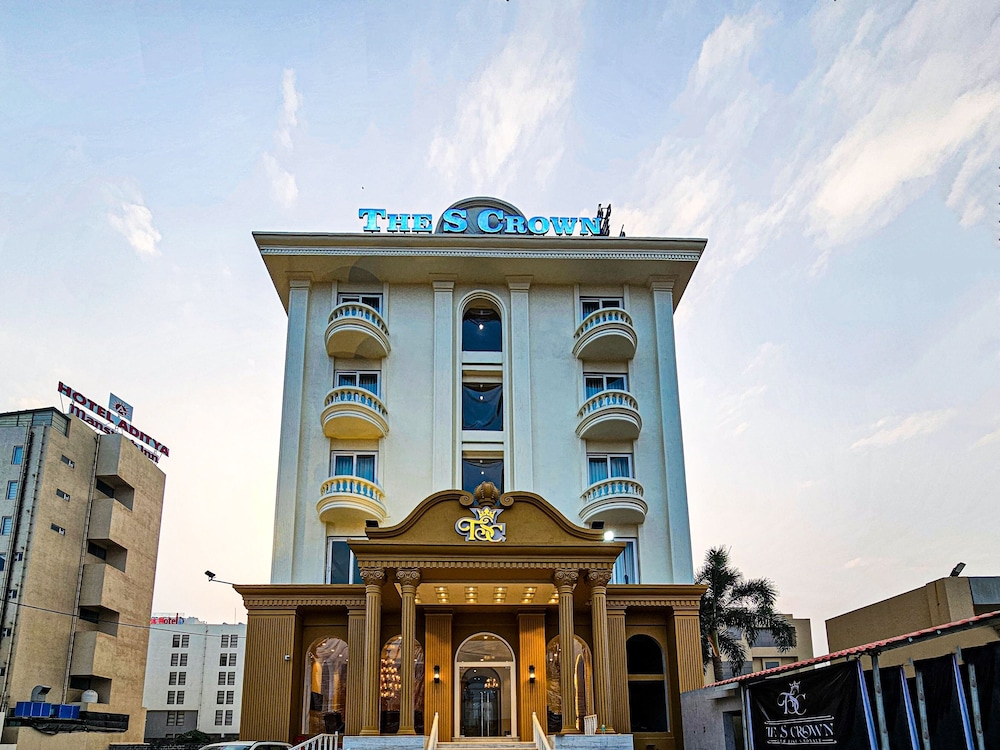 Hotel S Crown Somnath in Veraval, India
